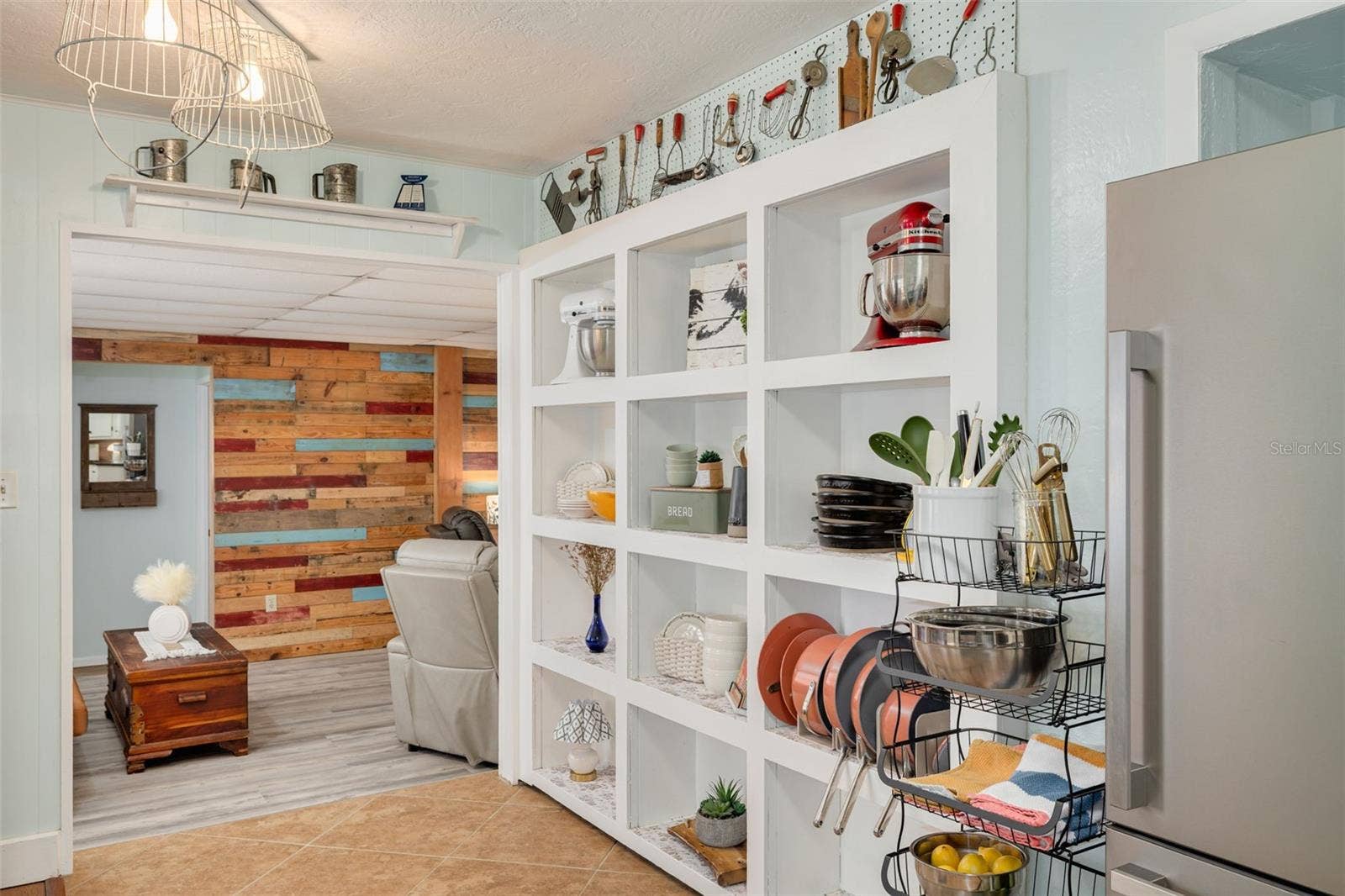 1134 62ND STREET, St Petersburg, FL 33710 Kitchen Built-Ins