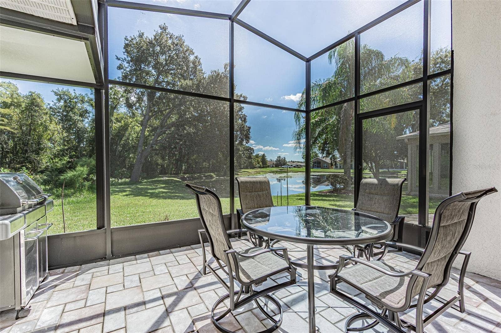 Expansive screened lanai with a VIEW!