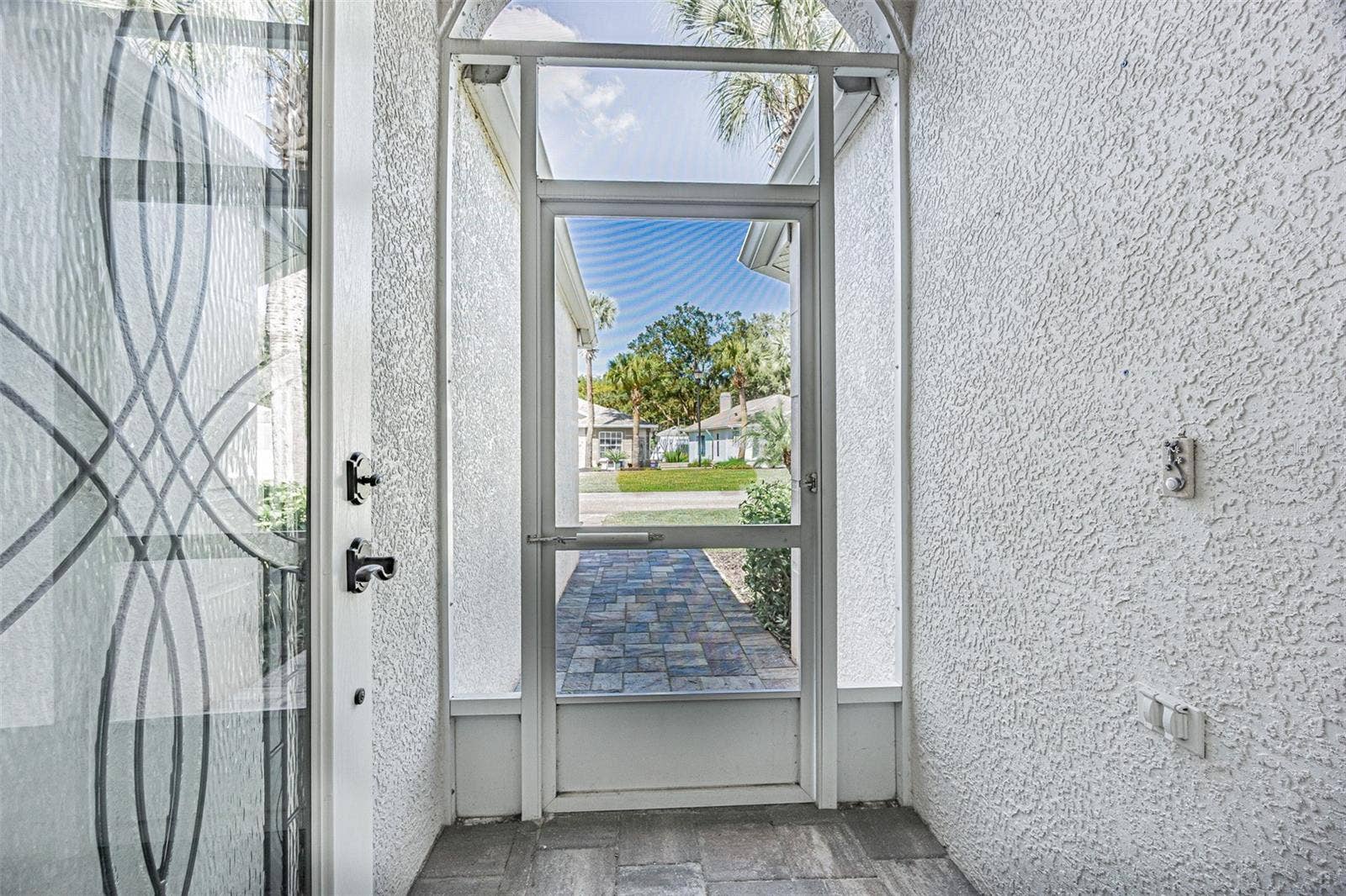 Screened front entry for cross breezes!
