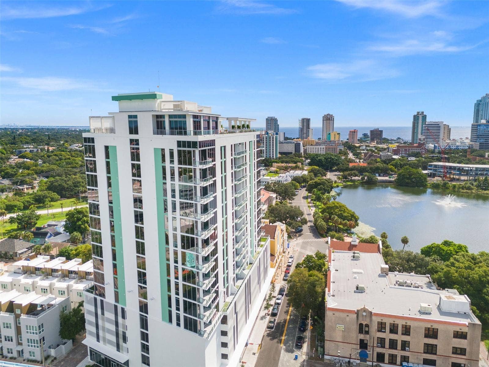 777 3RD AVENUE N, #806, St Petersburg, FL 33701