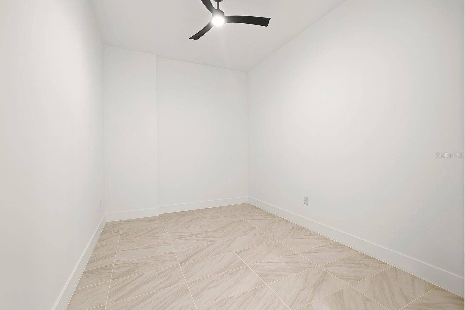 Den/Optional 2nd Bedroom