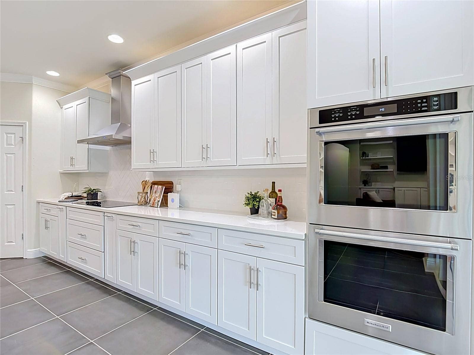 3117 MAJESTIC VIEW DRIVE, Lutz, FL 33558 3117 MAJESTIC VIEW DRIVE, Lutz, FL 33558