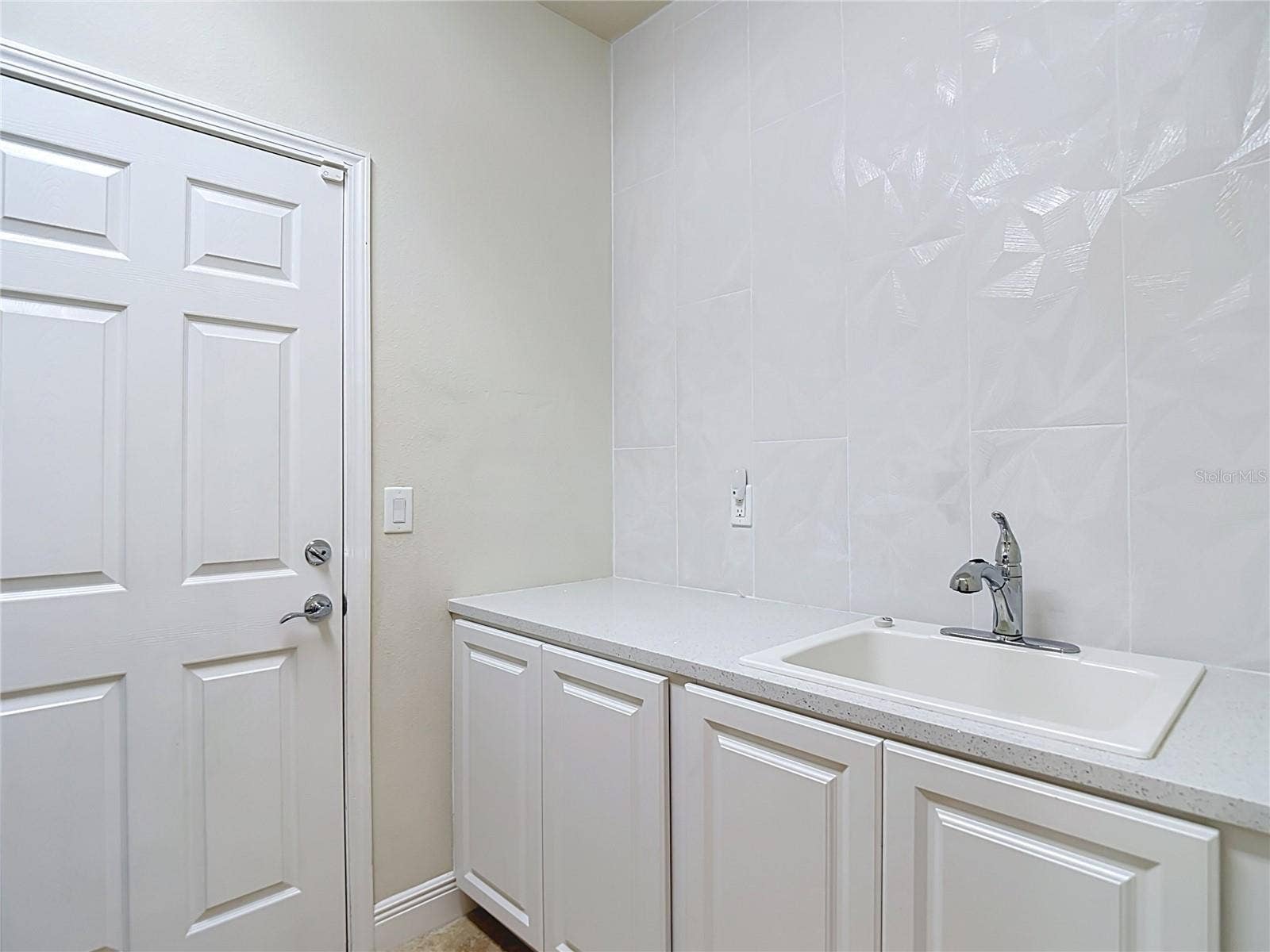 3117 MAJESTIC VIEW DRIVE, Lutz, FL 33558 3117 MAJESTIC VIEW DRIVE, Lutz, FL 33558
