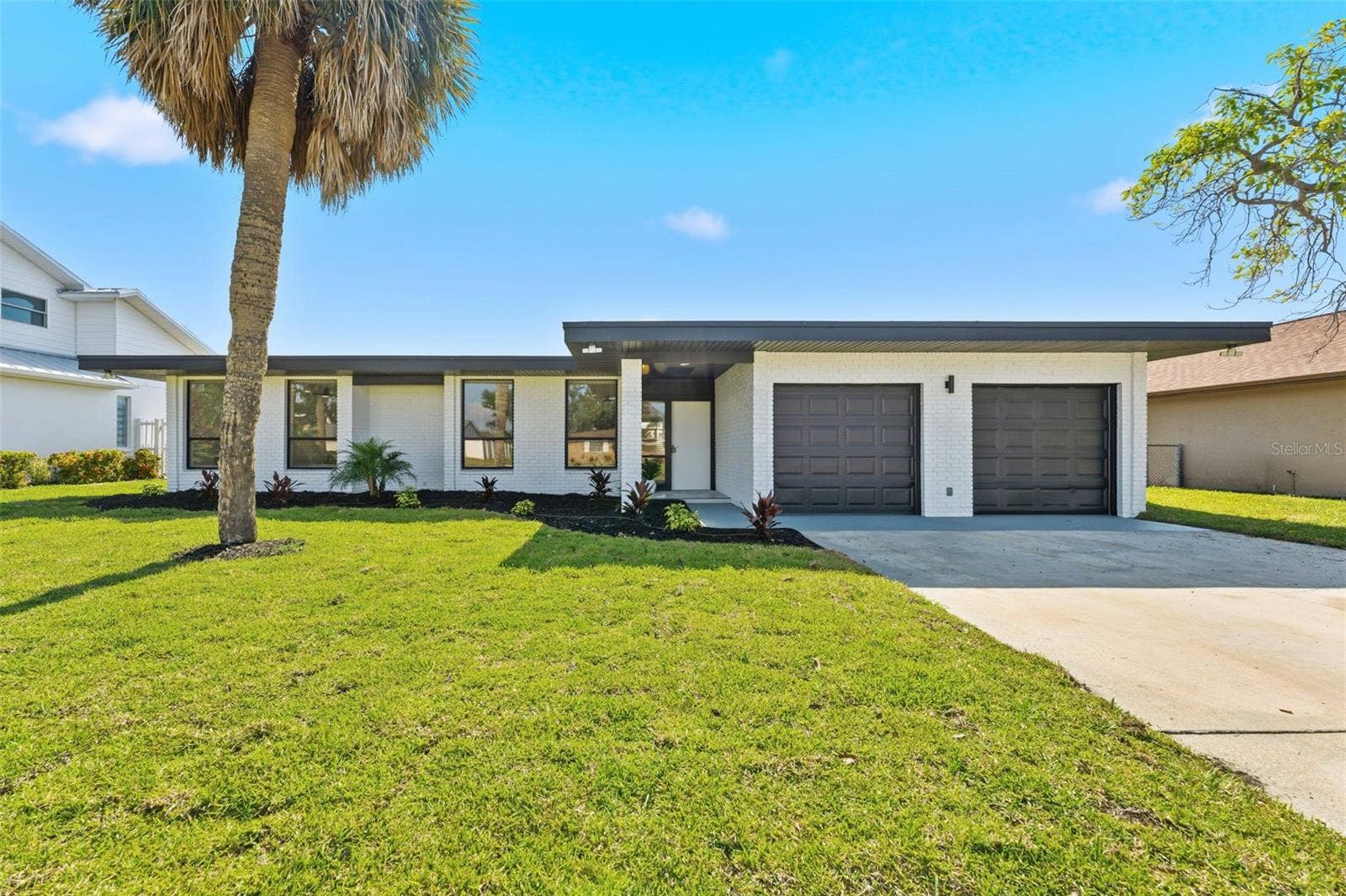 3917 E EDEN ROC CIRCLE, Tampa, FL 33634