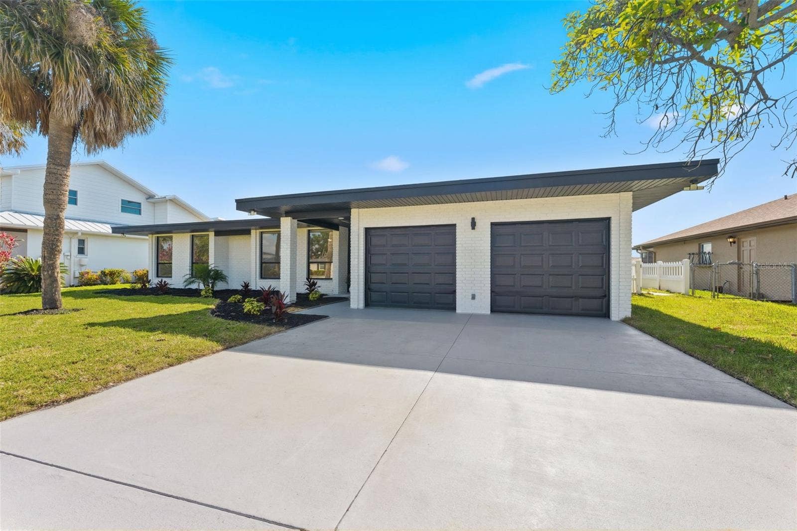 3917 E EDEN ROC CIRCLE, Tampa, FL 33634