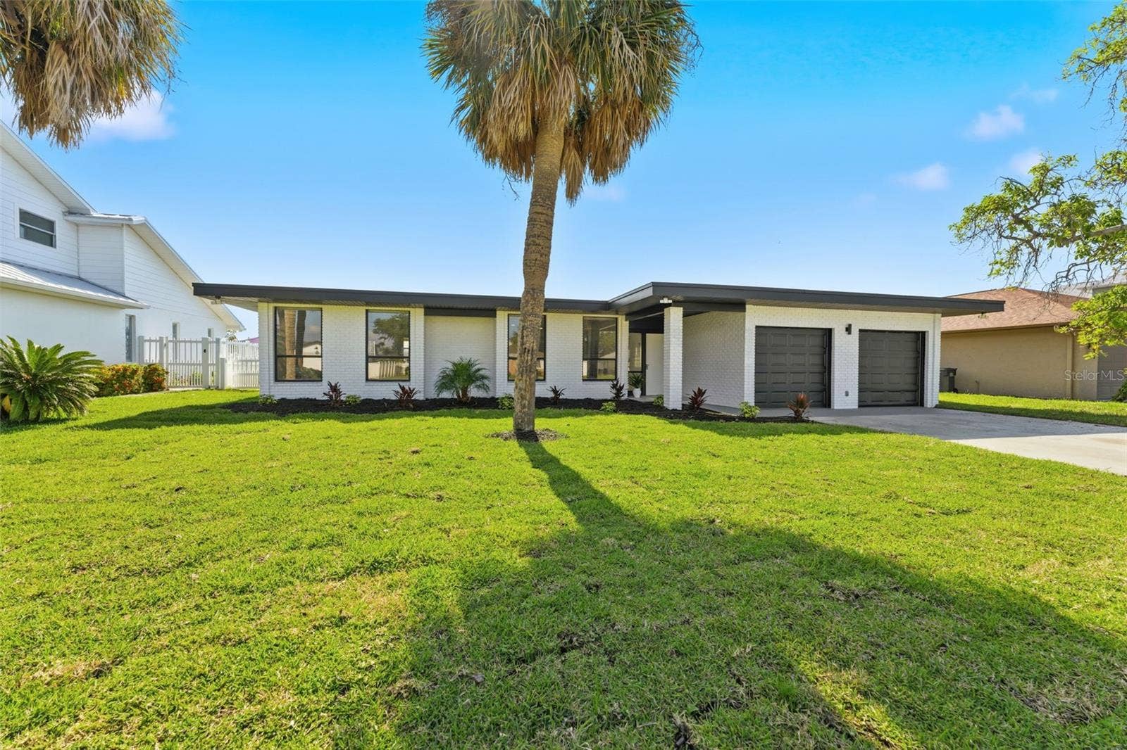 3917 E EDEN ROC CIRCLE, Tampa, FL 33634