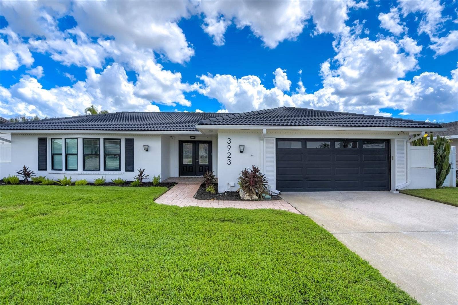 3923 DORAL DRIVE, Tampa, FL 33634