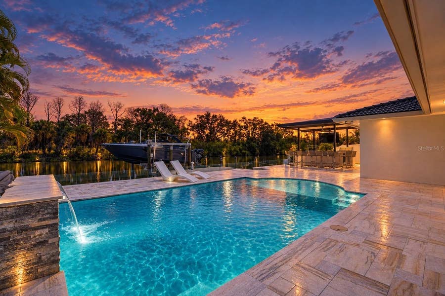 Heide Rand - Coastal Properties & Forbes Global Properties