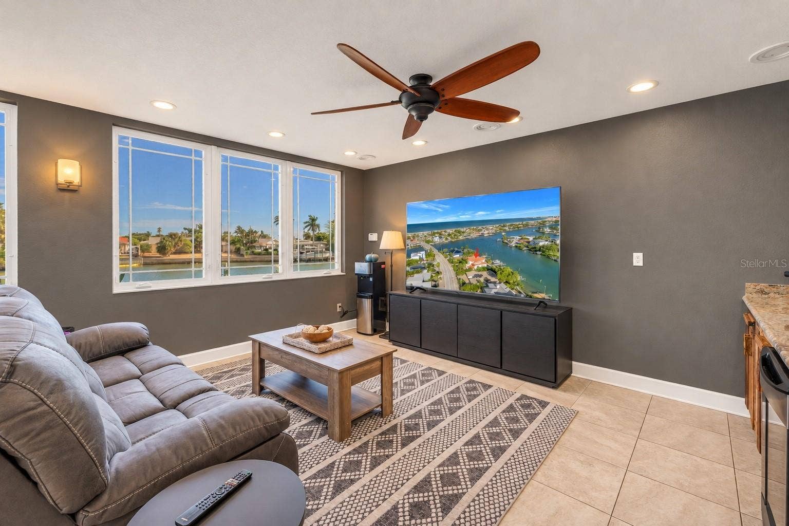 199 21ST AVENUE, St Pete Beach, FL 33706 Huge Flex / Bonus area