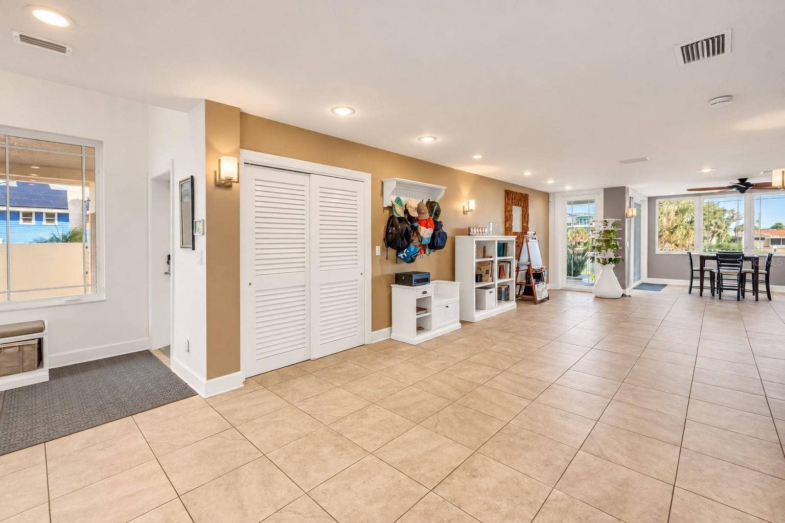199 21ST AVENUE, St Pete Beach, FL 33706 Huge Flex / Bonus area