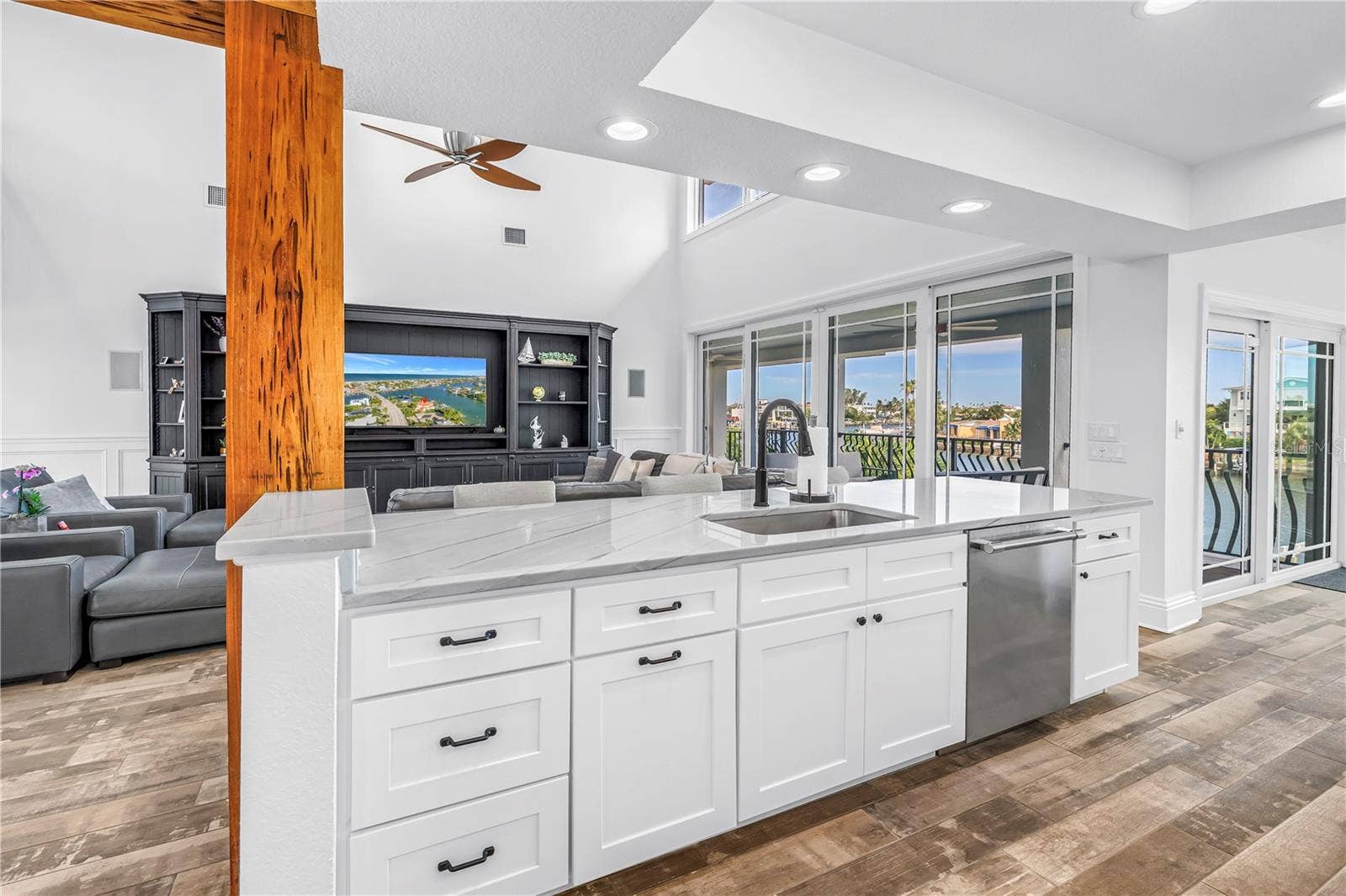 199 21ST AVENUE, St Pete Beach, FL 33706 199 21ST AVENUE, St Pete Beach, FL 33706