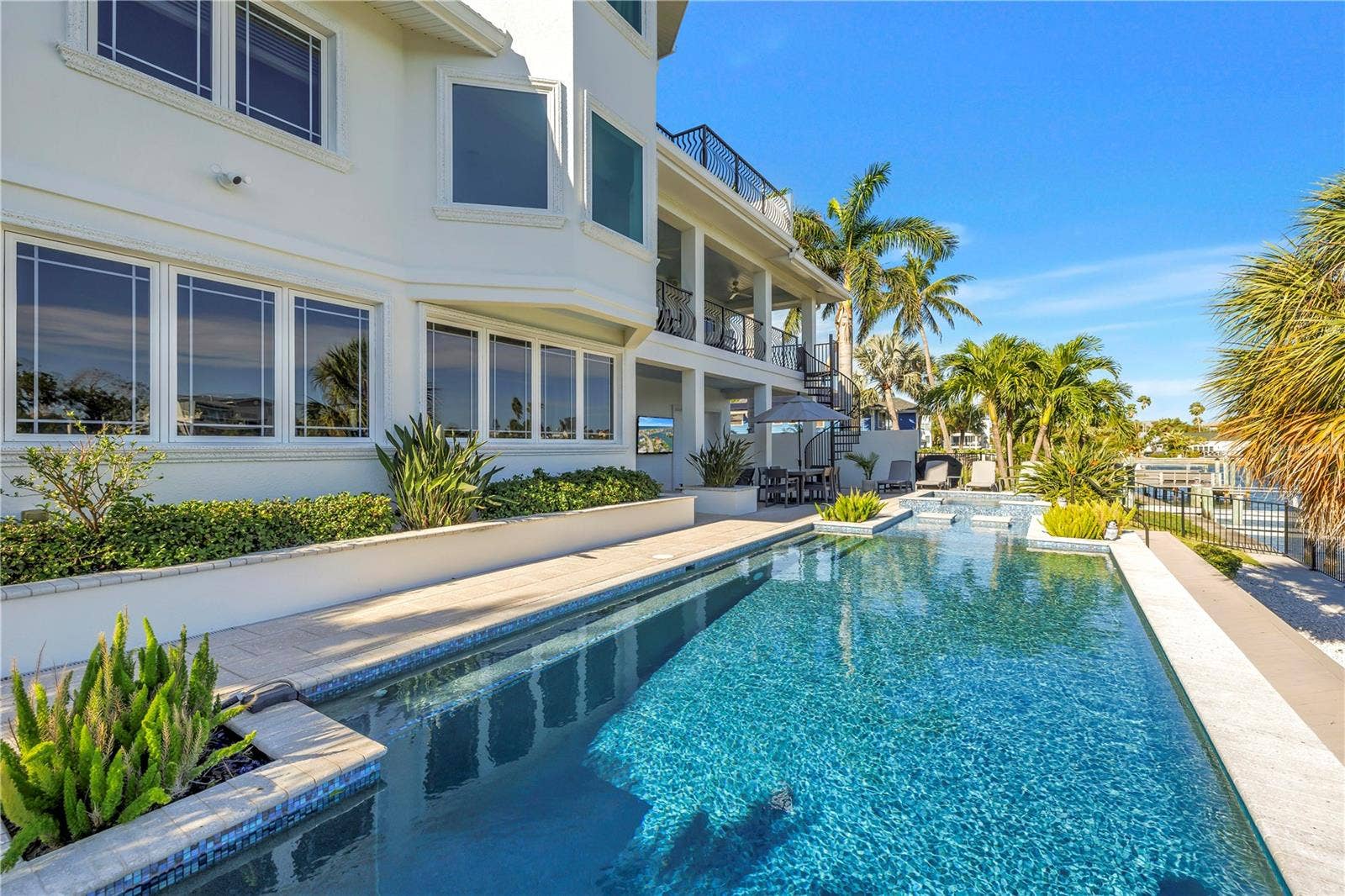 199 21ST AVENUE, St Pete Beach, FL 33706 199 21ST AVENUE, St Pete Beach, FL 33706