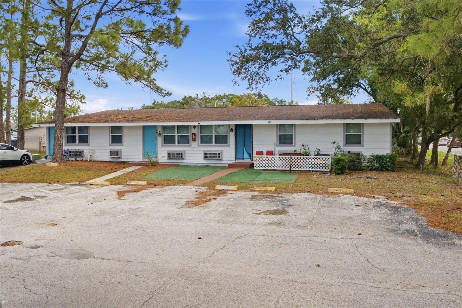 5901 BRYCE LANE, Tampa, FL 33615 5901 BRYCE LANE, Tampa, FL 33615