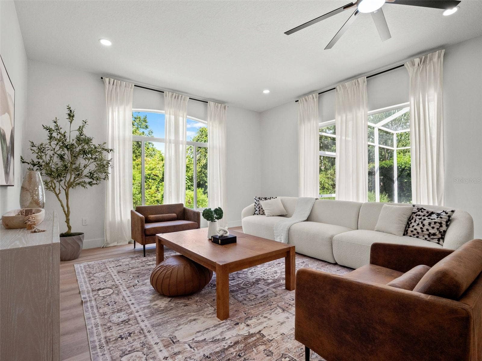 6111 HERONCREST COURT, Lithia, FL 33547 6111 HERONCREST COURT, Lithia, FL 33547