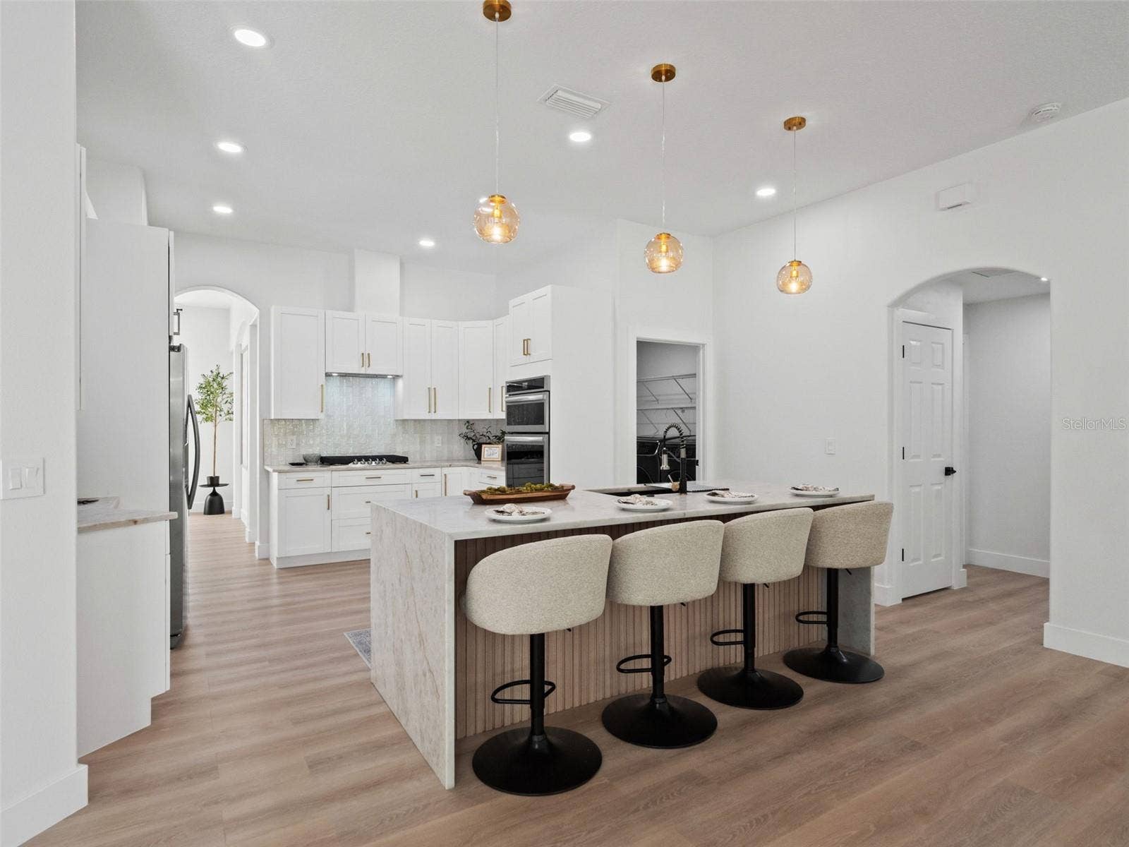6111 HERONCREST COURT, Lithia, FL 33547 6111 HERONCREST COURT, Lithia, FL 33547