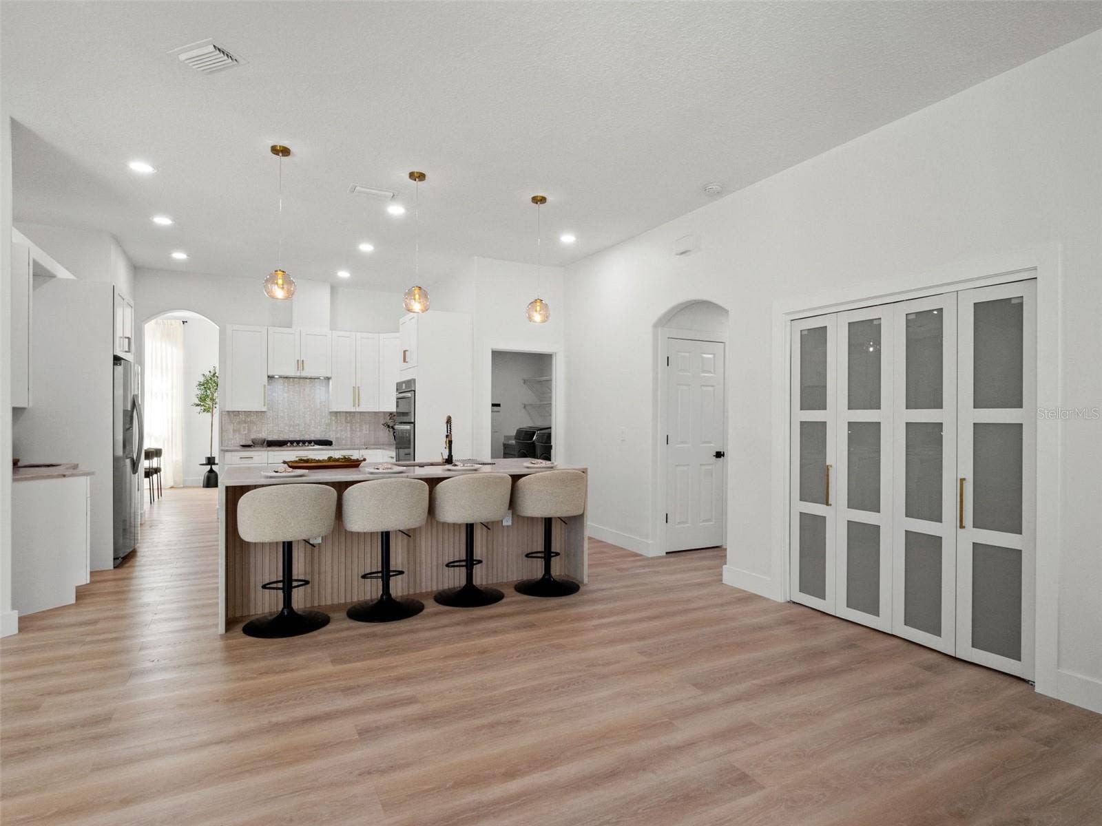 6111 HERONCREST COURT, Lithia, FL 33547 6111 HERONCREST COURT, Lithia, FL 33547