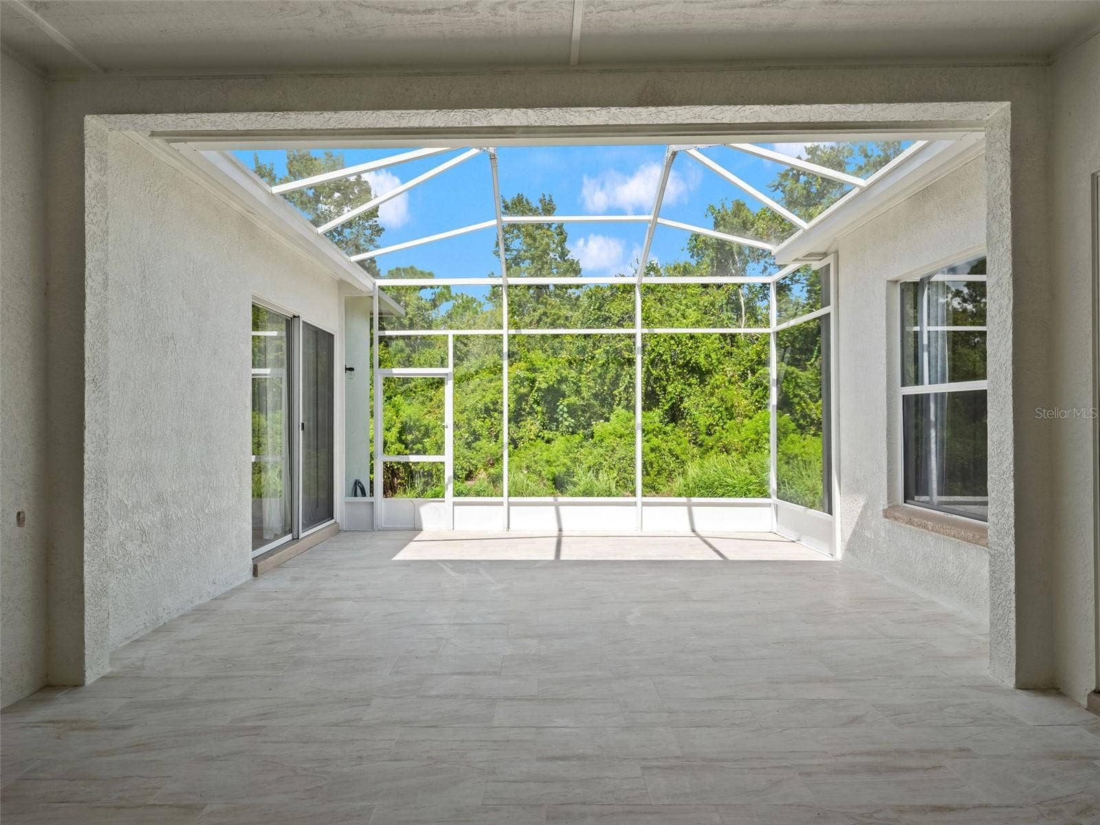 6111 HERONCREST COURT, Lithia, FL 33547 6111 HERONCREST COURT, Lithia, FL 33547