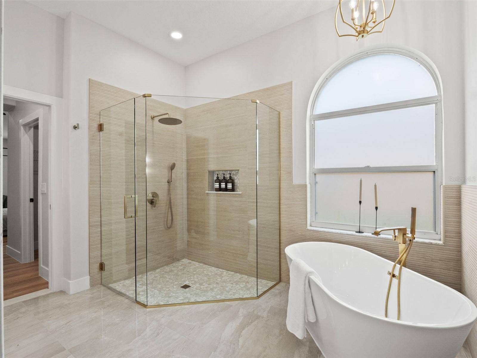6111 HERONCREST COURT, Lithia, FL 33547 6111 HERONCREST COURT, Lithia, FL 33547