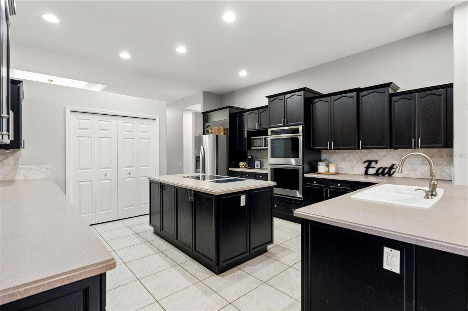 6029 HAMMOCK HILL AVENUE, Lithia, FL 33547 6029 HAMMOCK HILL AVENUE, Lithia, FL 33547