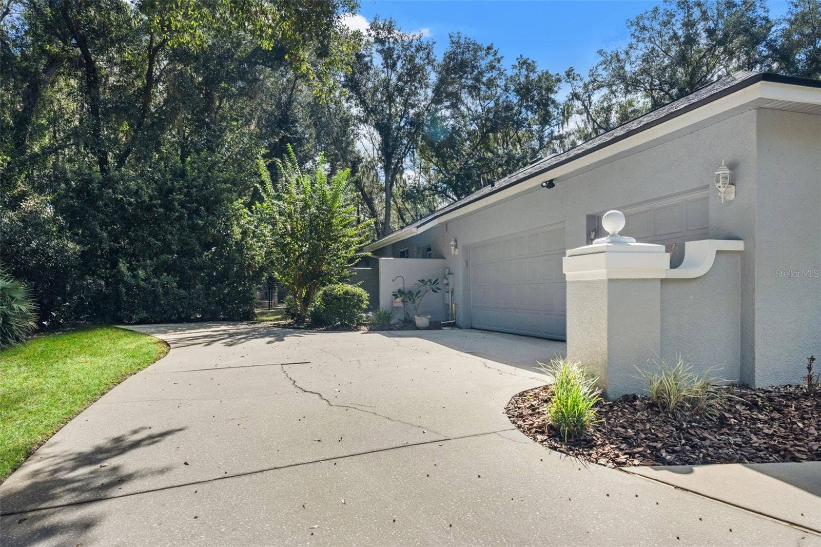 6029 HAMMOCK HILL AVENUE, Lithia, FL 33547 6029 HAMMOCK HILL AVENUE, Lithia, FL 33547