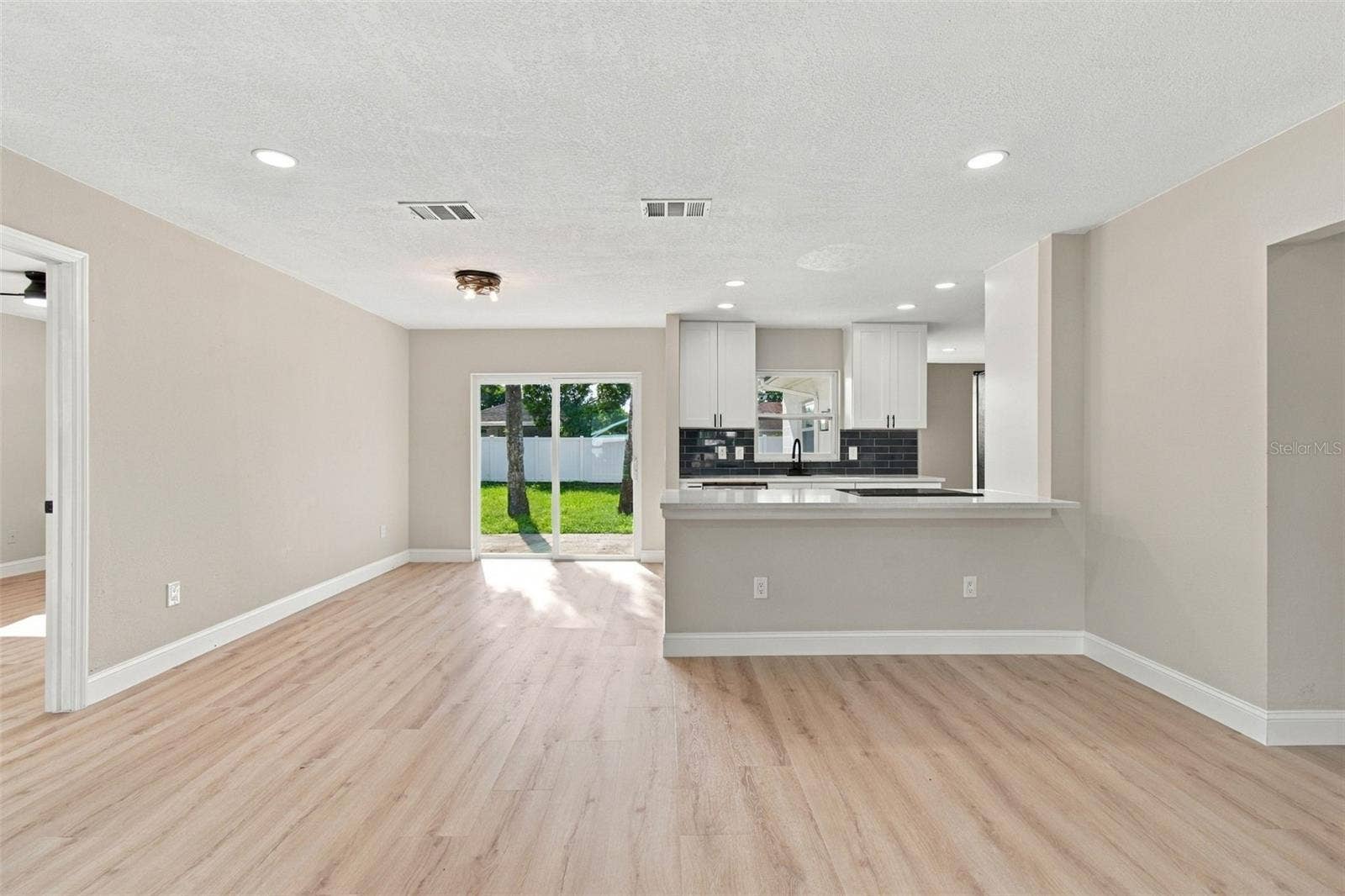 13918 BRIARDALE LANE, Tampa, FL 33618 13918 BRIARDALE LANE, Tampa, FL 33618