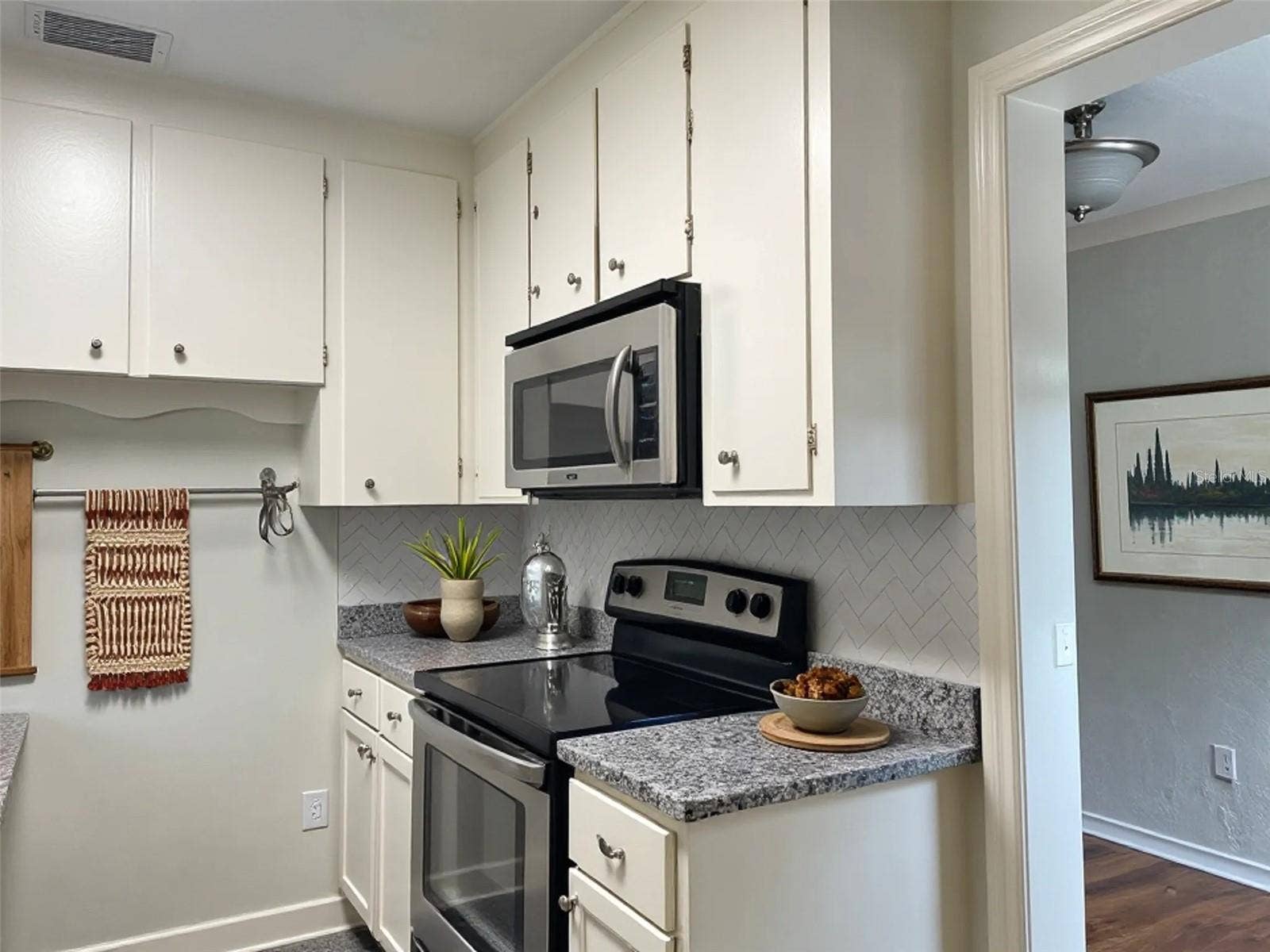 303 S AUDUBON AVENUE, Tampa, FL 33609 303 S AUDUBON AVENUE, Tampa, FL 33609