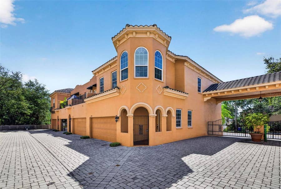 Property photo for 2908 HANSEN MANOR LANE, Tampa, FL