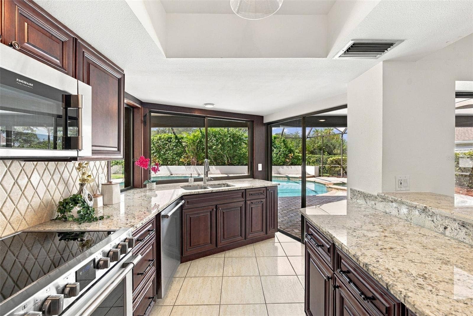 2924 TORREY PINES COURT, Clearwater, FL 33761 Kitchen
