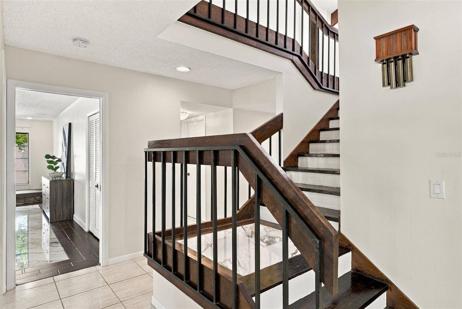 2924 TORREY PINES COURT, Clearwater, FL 33761 Come on Upstairs to Sleeping Quarters.