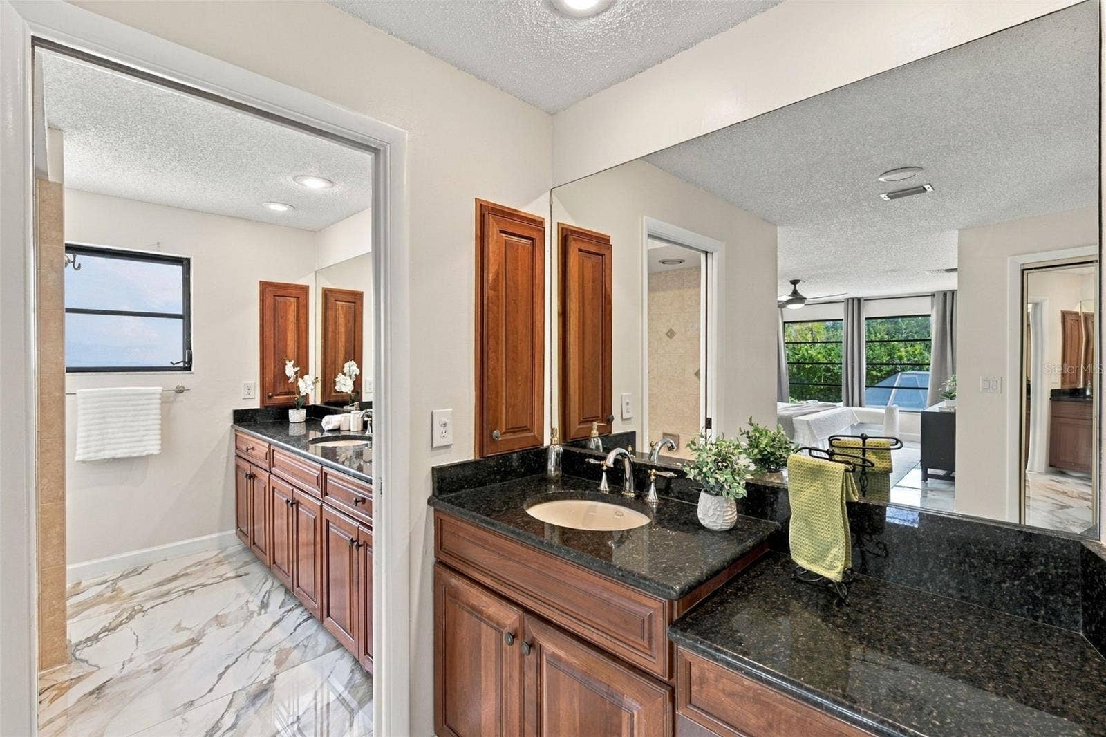 2924 TORREY PINES COURT, Clearwater, FL 33761 Primary Bath Double Sinks and Vanity