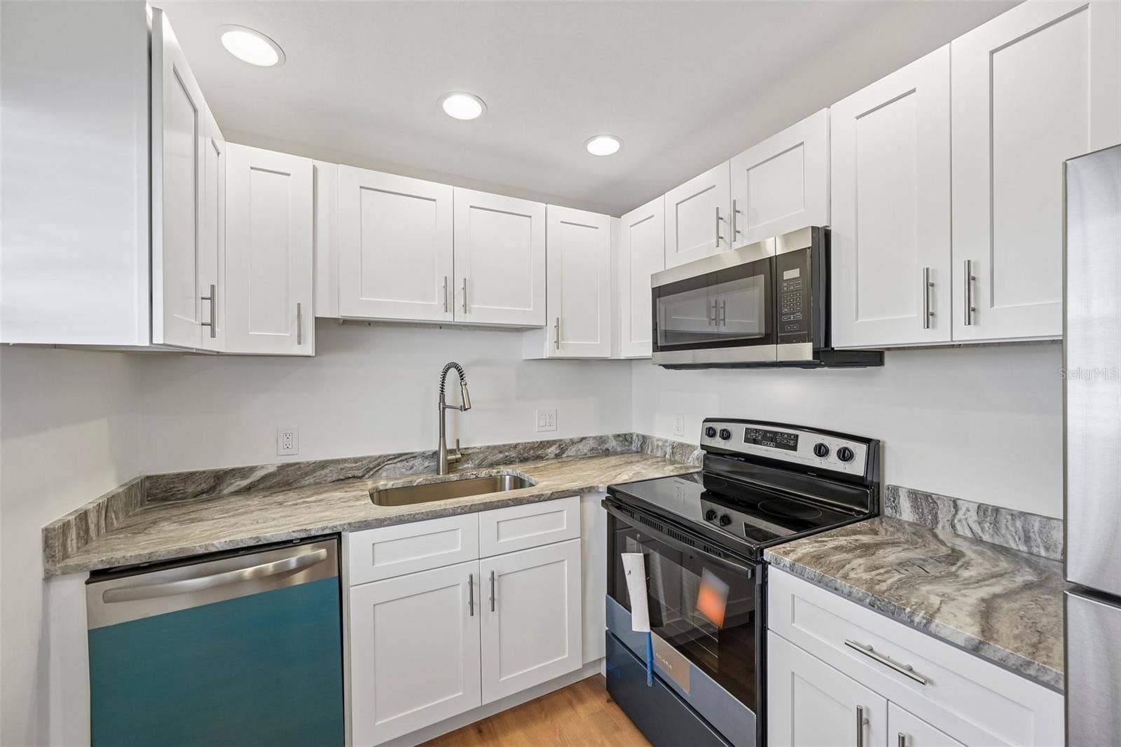 202 BEDFORD TRAIL, #109, Sun City Center, FL 33573 202 BEDFORD TRAIL, #109, Sun City Center, FL 33573
