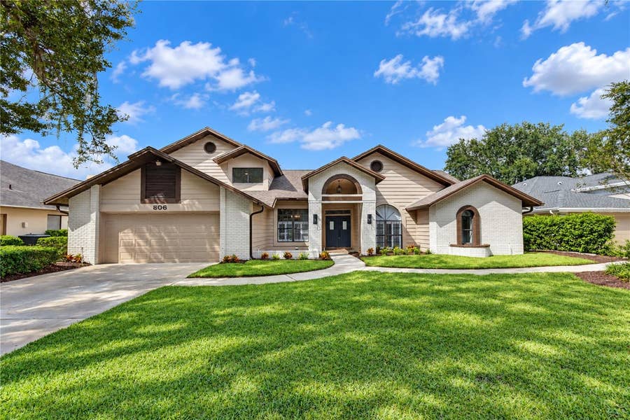 Property photo for 806 SANDRINGHAM LANE, Lutz, FL