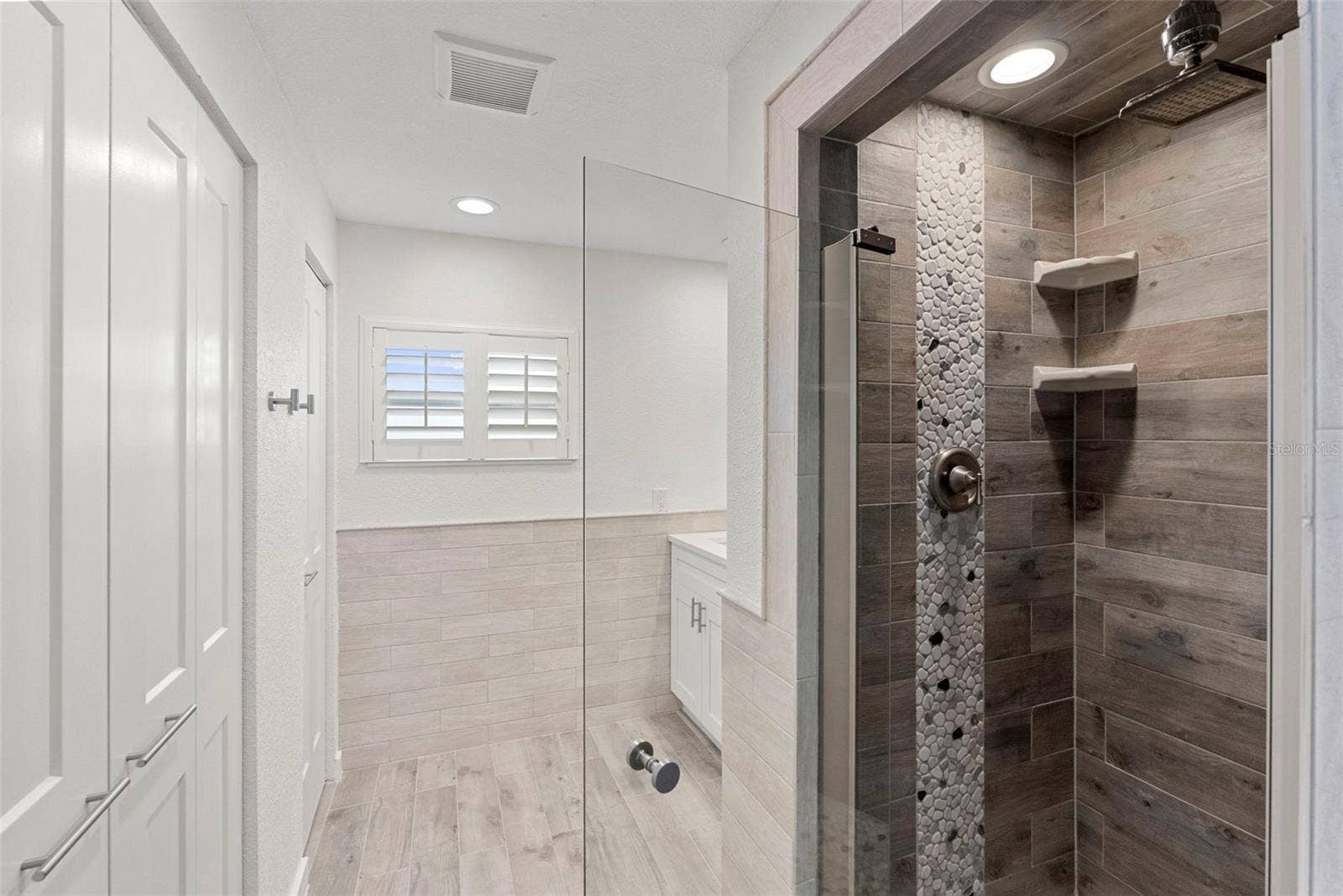 450 78TH AVENUE, St Pete Beach, FL 33706 Primary Bathroom