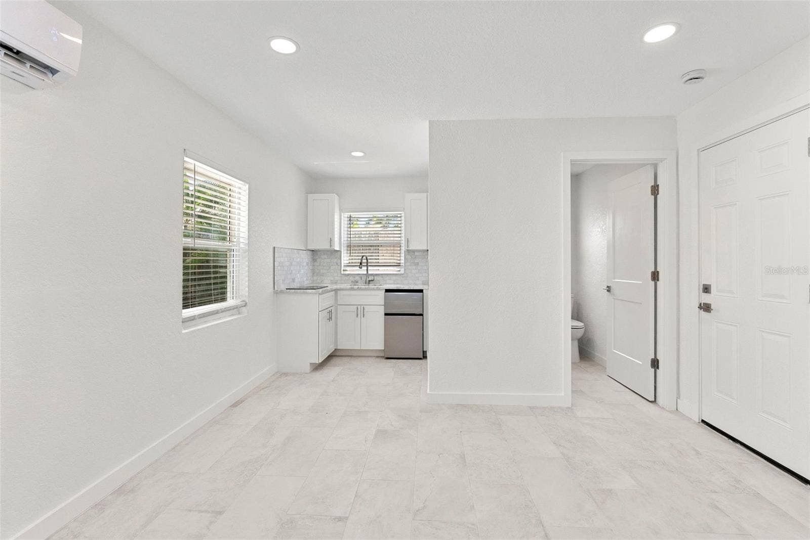 450 78TH AVENUE, St Pete Beach, FL 33706 Studio