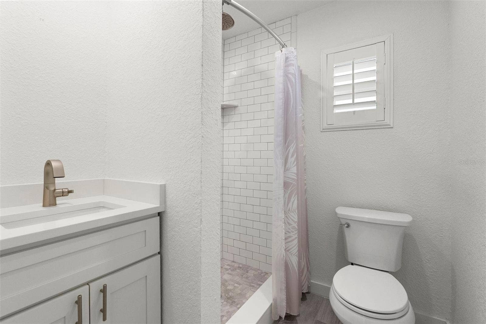 450 78TH AVENUE, St Pete Beach, FL 33706 Hallway Bathroom