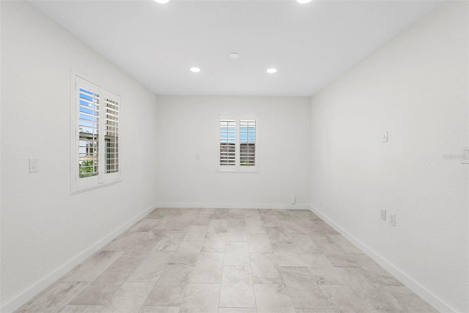 450 78TH AVENUE, St Pete Beach, FL 33706 Living Room