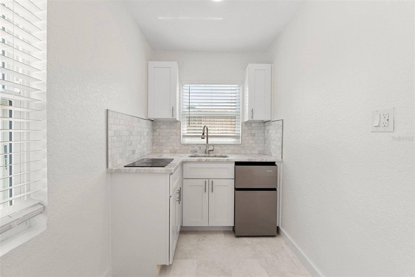 450 78TH AVENUE, St Pete Beach, FL 33706 Studio Kitchenette