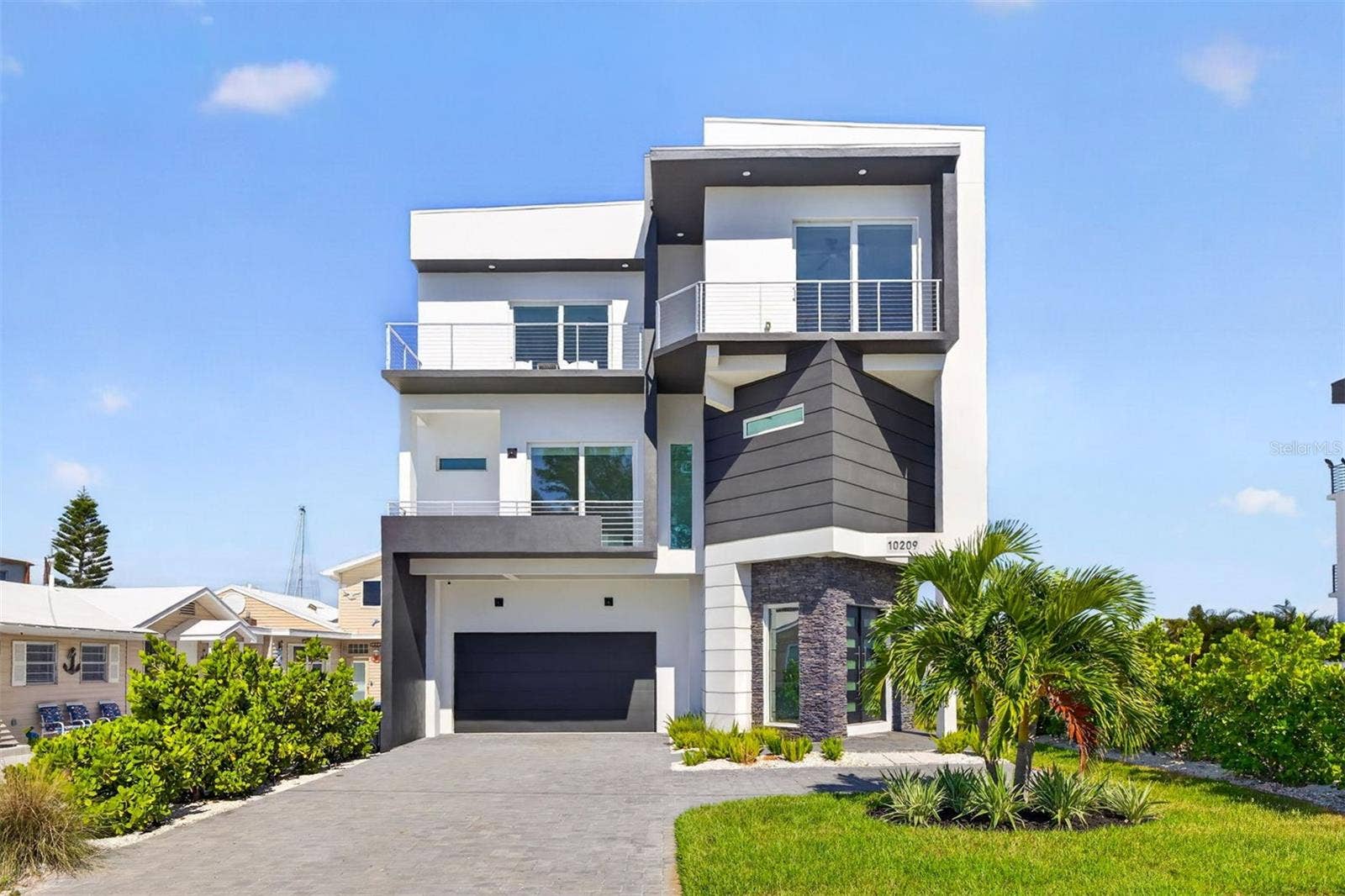 10209 GULF BOULEVARD, Treasure Island, FL 33706 10209 GULF BOULEVARD, Treasure Island, FL 33706