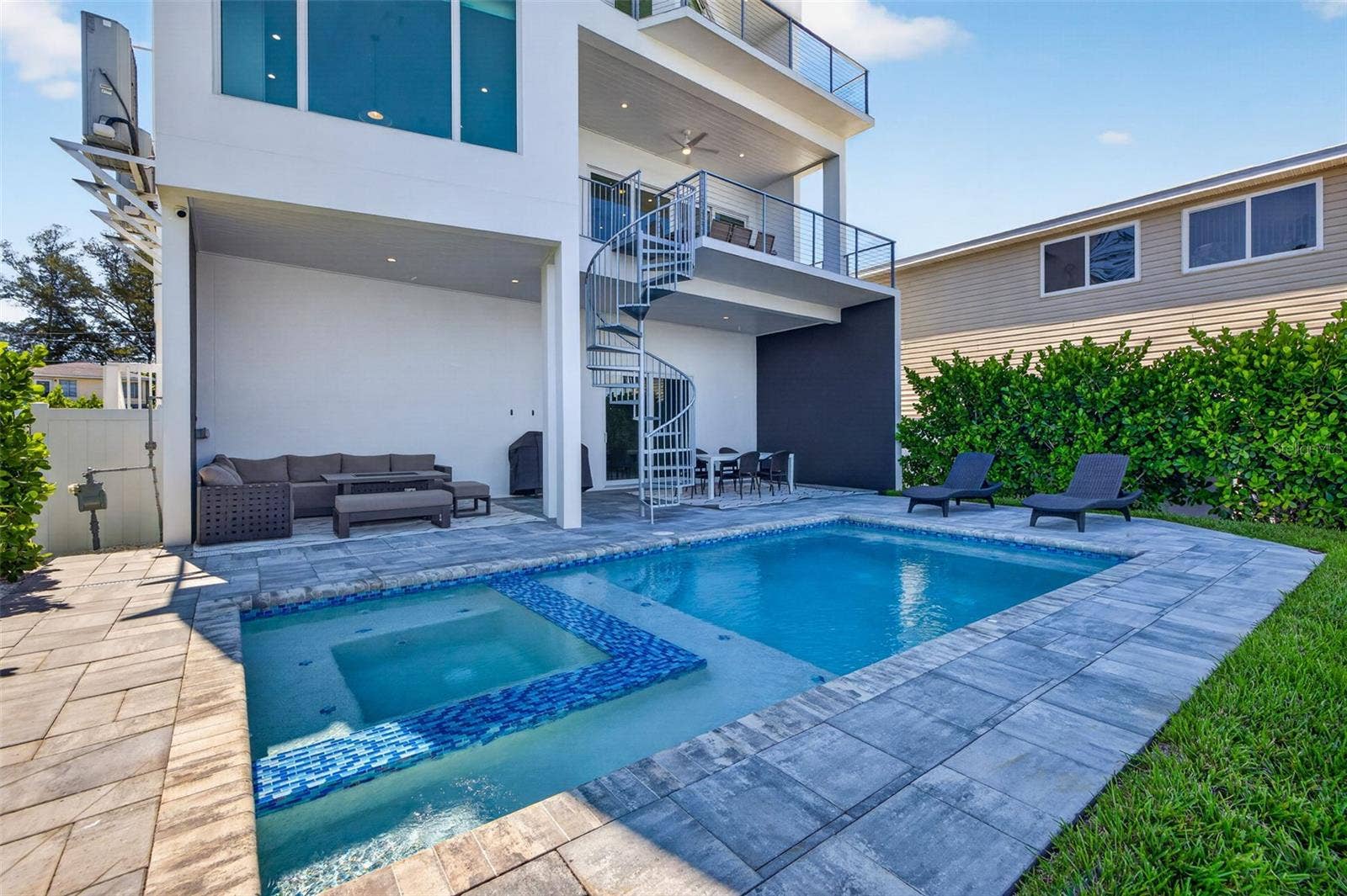 10209 GULF BOULEVARD, Treasure Island, FL 33706 10209 GULF BOULEVARD, Treasure Island, FL 33706