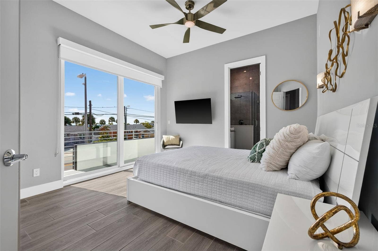 10209 GULF BOULEVARD, Treasure Island, FL 33706 10209 GULF BOULEVARD, Treasure Island, FL 33706