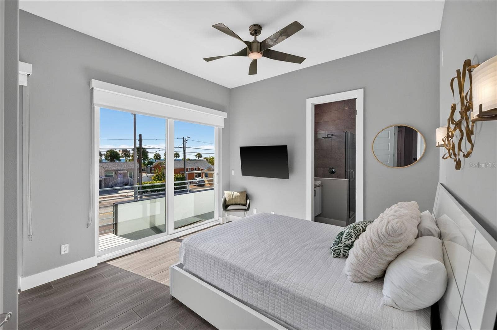 10209 GULF BOULEVARD, Treasure Island, FL 33706 10209 GULF BOULEVARD, Treasure Island, FL 33706
