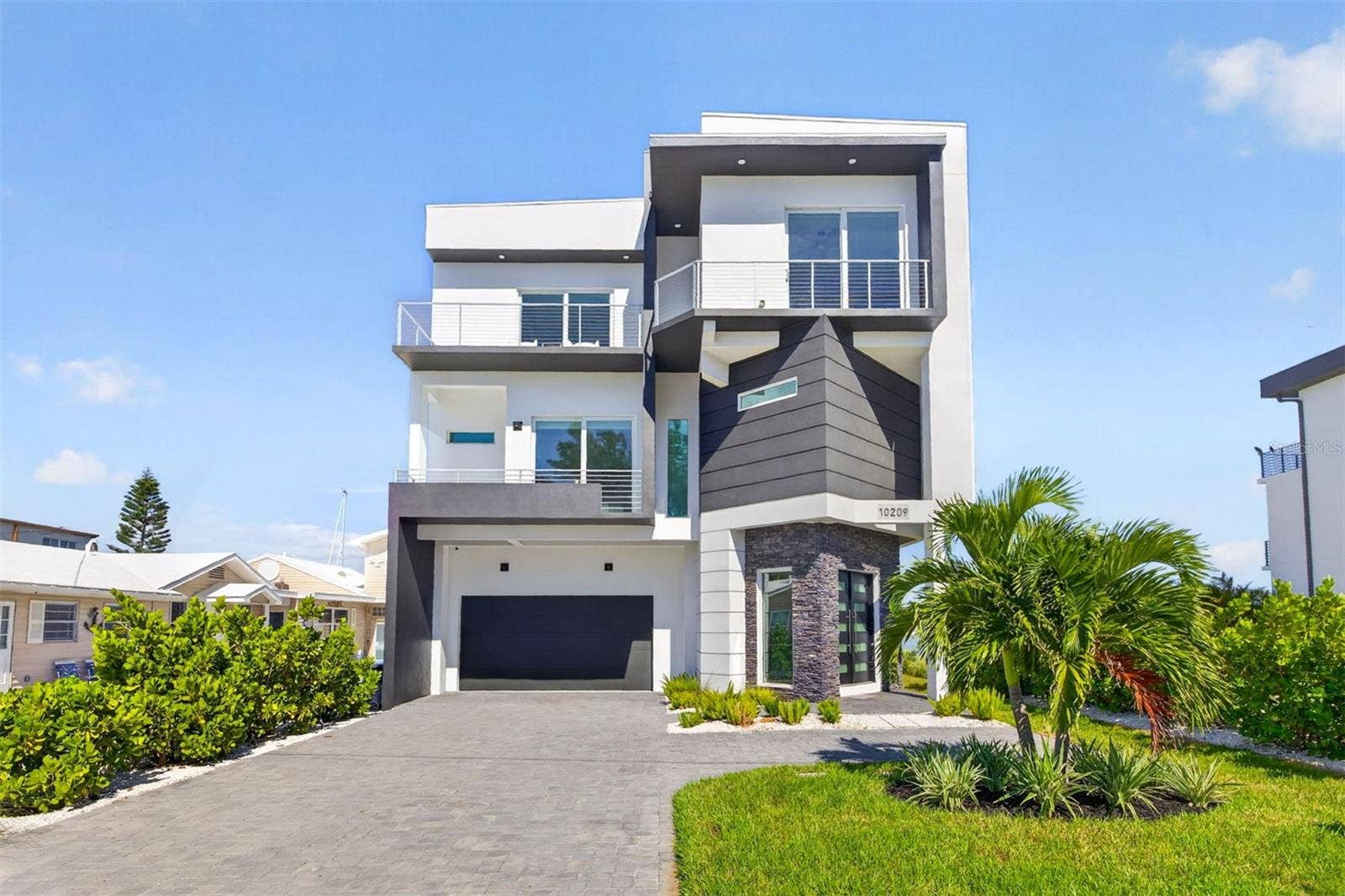 10209 GULF BOULEVARD, Treasure Island, FL 33706 10209 GULF BOULEVARD, Treasure Island, FL 33706