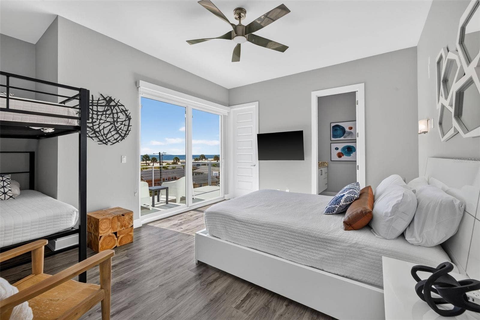 10209 GULF BOULEVARD, Treasure Island, FL 33706 10209 GULF BOULEVARD, Treasure Island, FL 33706