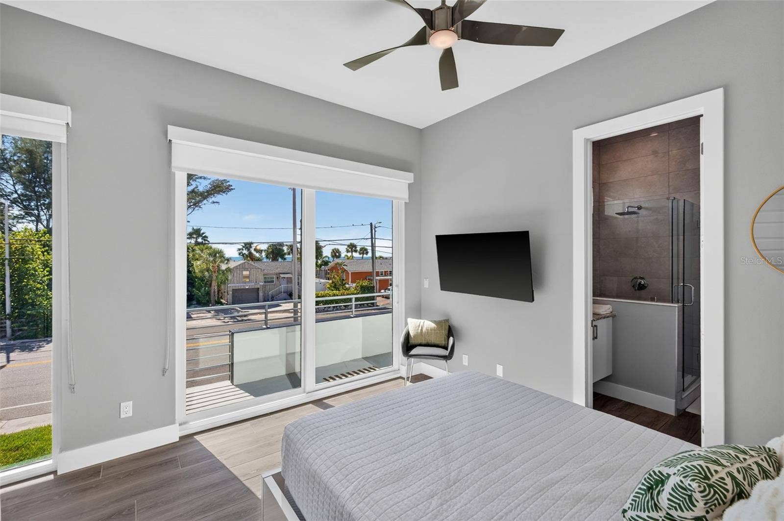 10209 GULF BOULEVARD, Treasure Island, FL 33706 10209 GULF BOULEVARD, Treasure Island, FL 33706