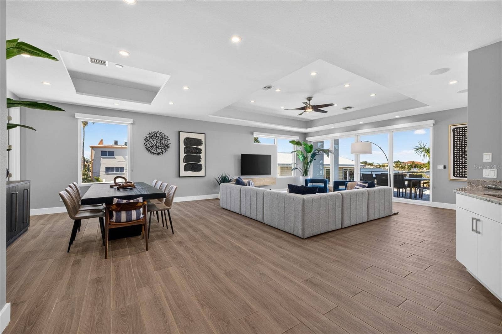 10209 GULF BOULEVARD, Treasure Island, FL 33706 10209 GULF BOULEVARD, Treasure Island, FL 33706