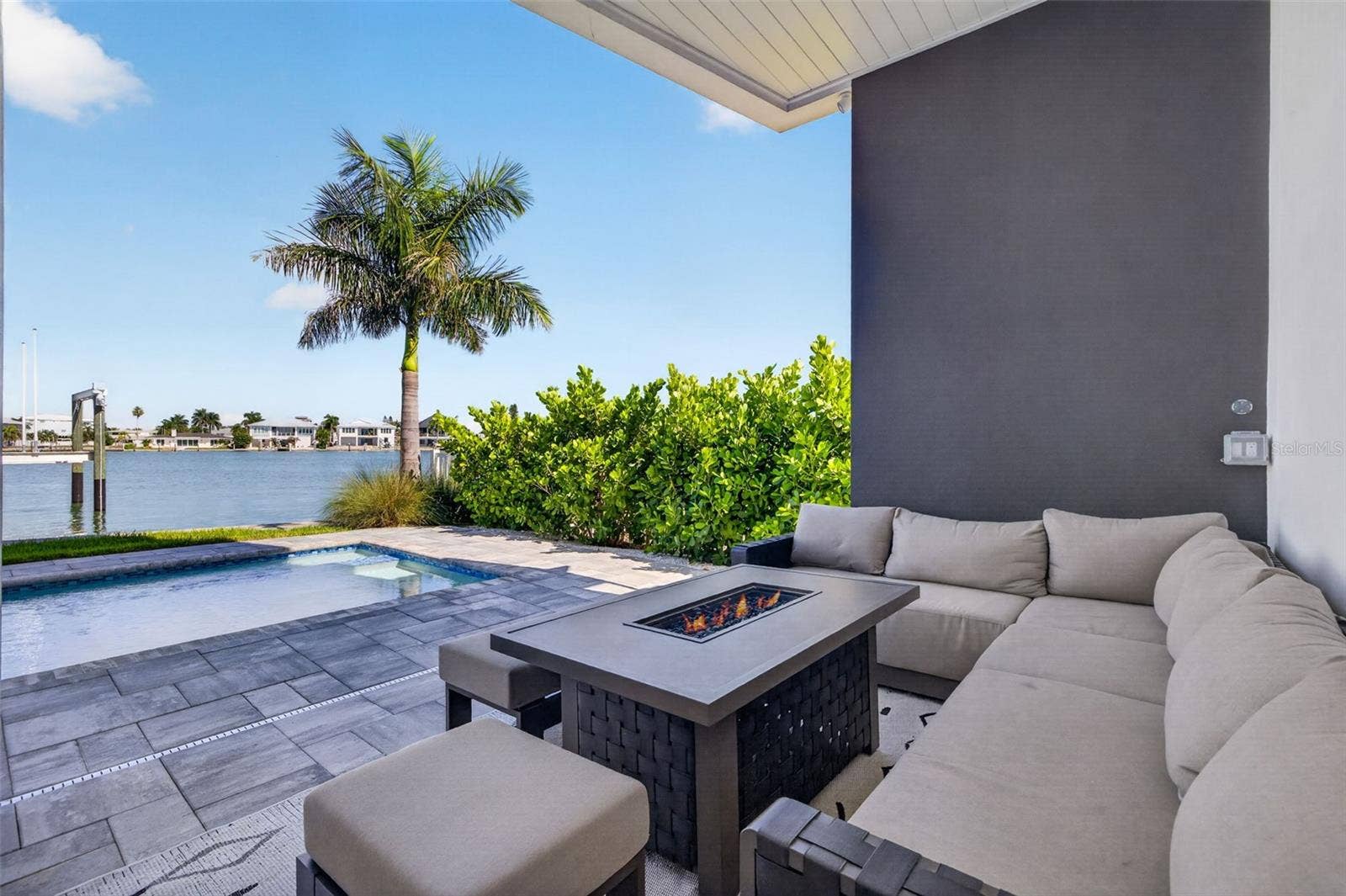 10209 GULF BOULEVARD, Treasure Island, FL 33706 10209 GULF BOULEVARD, Treasure Island, FL 33706