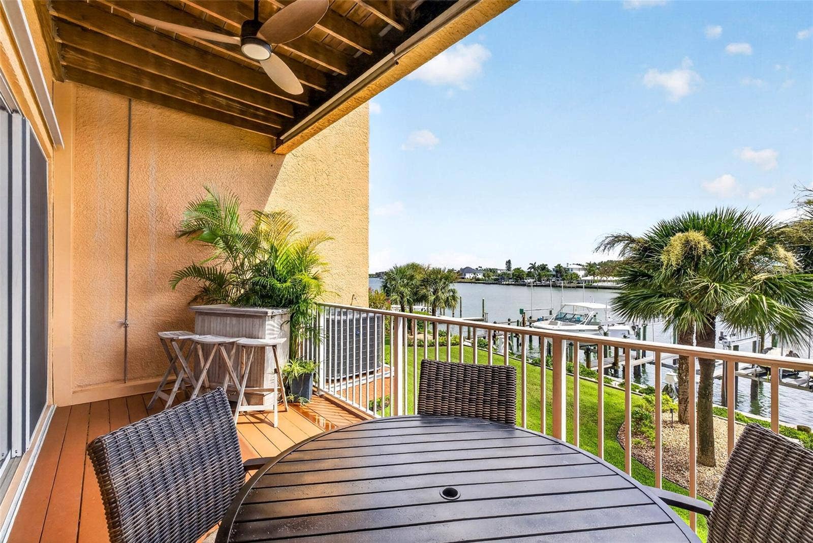 10071 GULF BOULEVARD, Treasure Island, FL 33706 10071 GULF BOULEVARD, Treasure Island, FL 33706