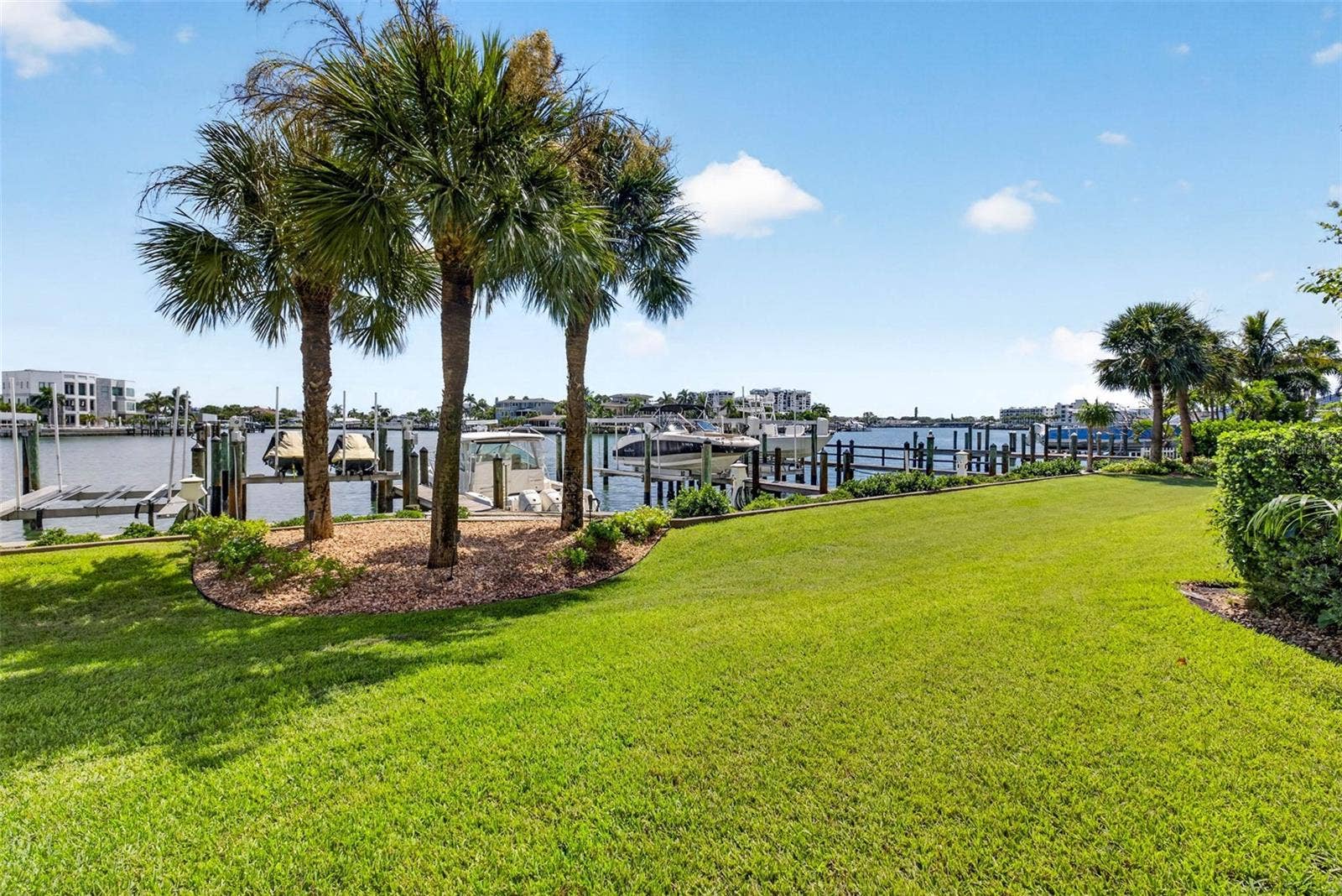 10071 GULF BOULEVARD, Treasure Island, FL 33706 10071 GULF BOULEVARD, Treasure Island, FL 33706