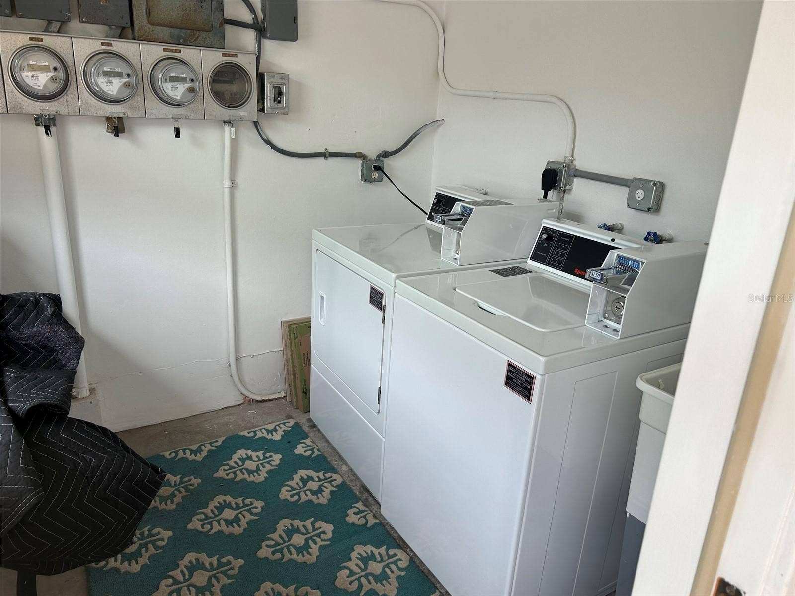 365 CAPRI BOULEVARD, Treasure Island, FL 33706 Laundry common area shared
