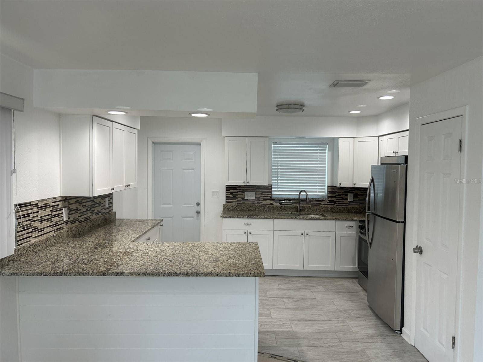 365 CAPRI BOULEVARD, Treasure Island, FL 33706 Kitchen